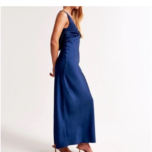 Abercrombie cowl back plunge satin maxi dress blue - Picture 5 of 5